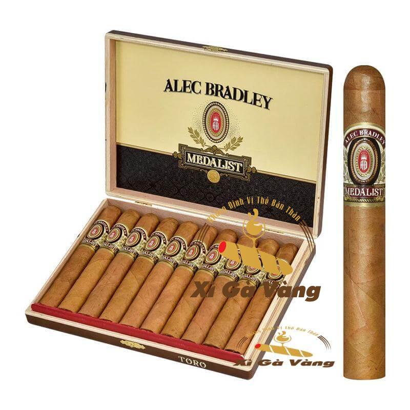 Thương hiệu Alec Bradley cho ra đời thành công dòng xì gà triangular